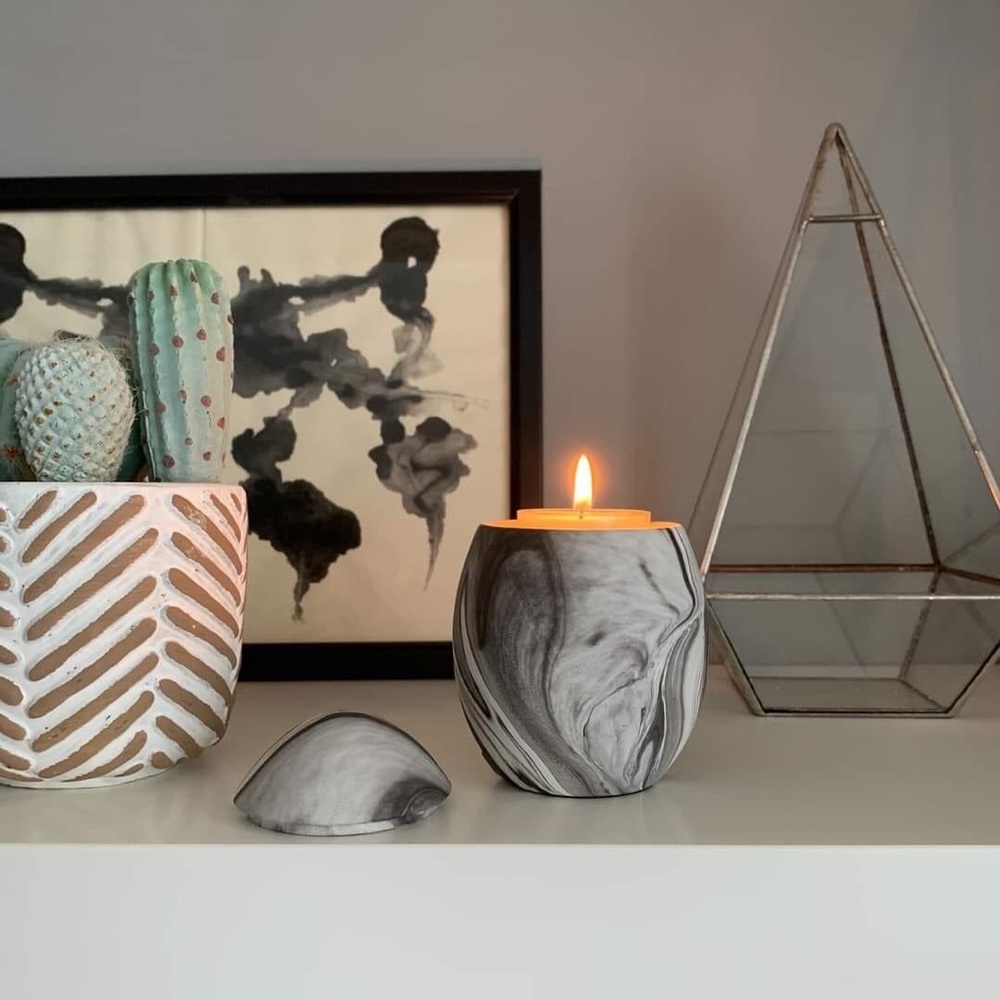 Marbled Egg Tealight Holder Partylite with 1 box of tealights